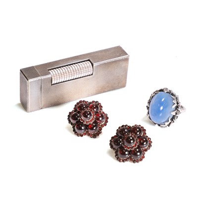 Lot 314 - A group of jewellery and a lighter