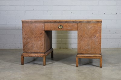 Lot 732 - An Art Deco oak desk