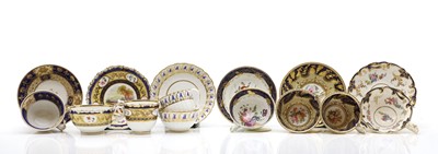 Lot 190 - A collection of twelve teacups and saucers