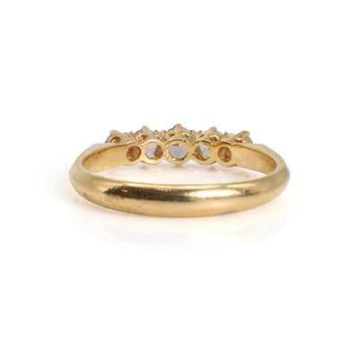 Lot 143 - A five stone diamond ring