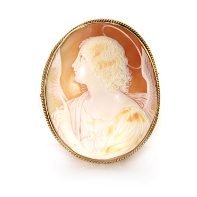 Lot 8 - An antique shell cameo