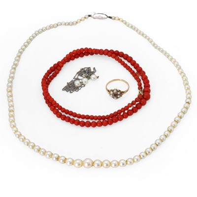 Lot 404 - A group of gold, cultured pearl and coral jewellery