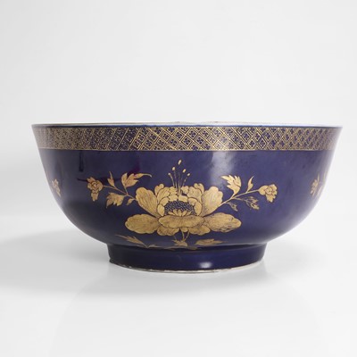 Lot 45 - A Chinese export punchbowl