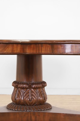 Lot 41 - A William IV mahogany breakfast/dining table