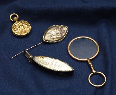 Lot 59 - A collection of jewellery items