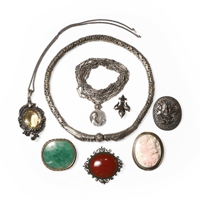 Lot 367 - A group of antique and vintage jewels