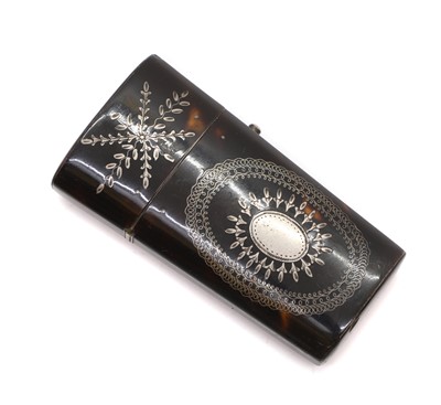 Lot 253 - A George III tortoiseshell and silver inlaid etui