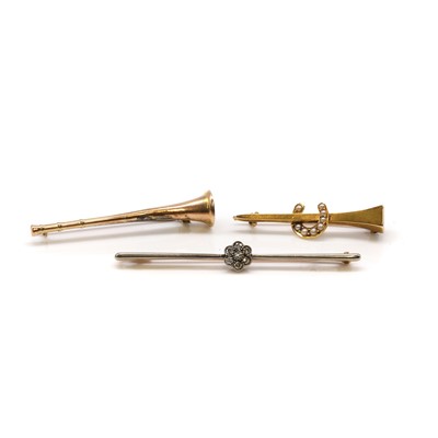 Lot 419 - A group of three antique gold brooches