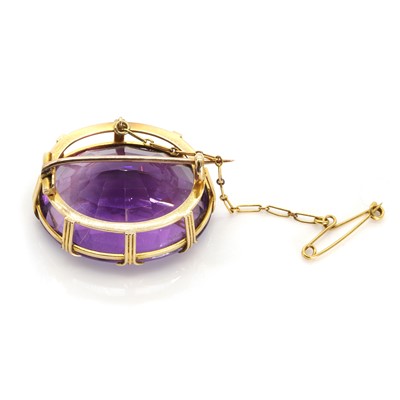 Lot 36 - A large amethyst brooch