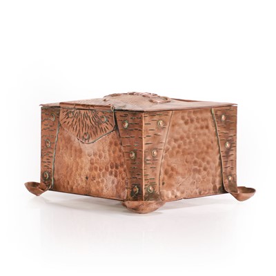 Lot 45 - An Arts and Crafts copper cigarette box