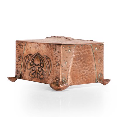 Lot 45 - An Arts and Crafts copper cigarette box