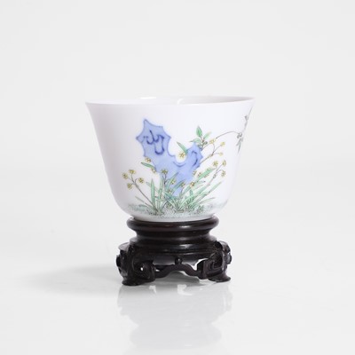 Lot 37 - A Chinese famille verte month cup