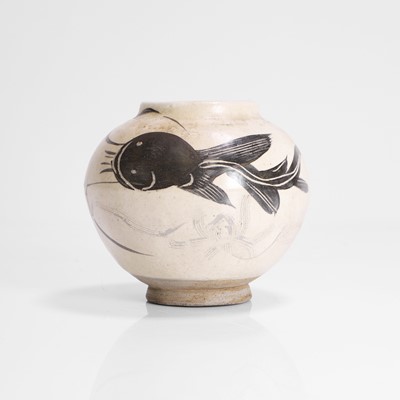 Lot 19 - A Chinese Cizhou ware jar