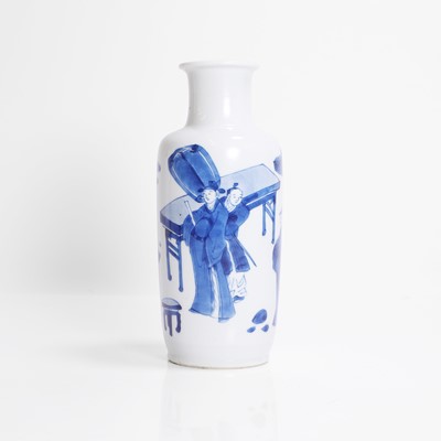 Lot 48 - A Chinese blue and white vase