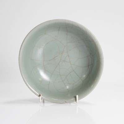 Lot 16 - A Chinese celadon-glazed bowl