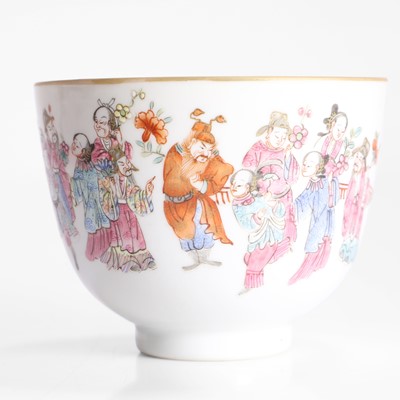 Lot 77 - A Chinese famille rose teacup