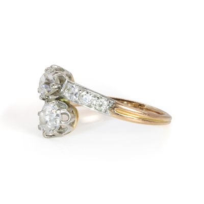 Lot 58 - An early 20th century diamond Toi et Moi ring