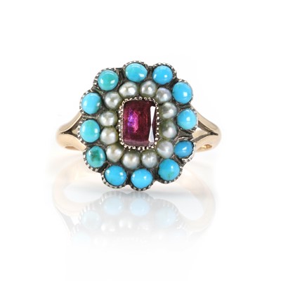 Lot 12 - A turquoise and split pearl ring