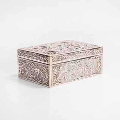 Lot 341 - A Chinese silver box