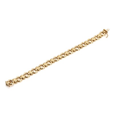 Lot 1137 - A fancy link bracelet