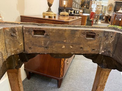 Lot 486 - An export red and gilt-lacquered cabinet
