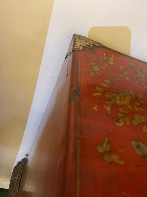 Lot 486 - An export red and gilt-lacquered cabinet