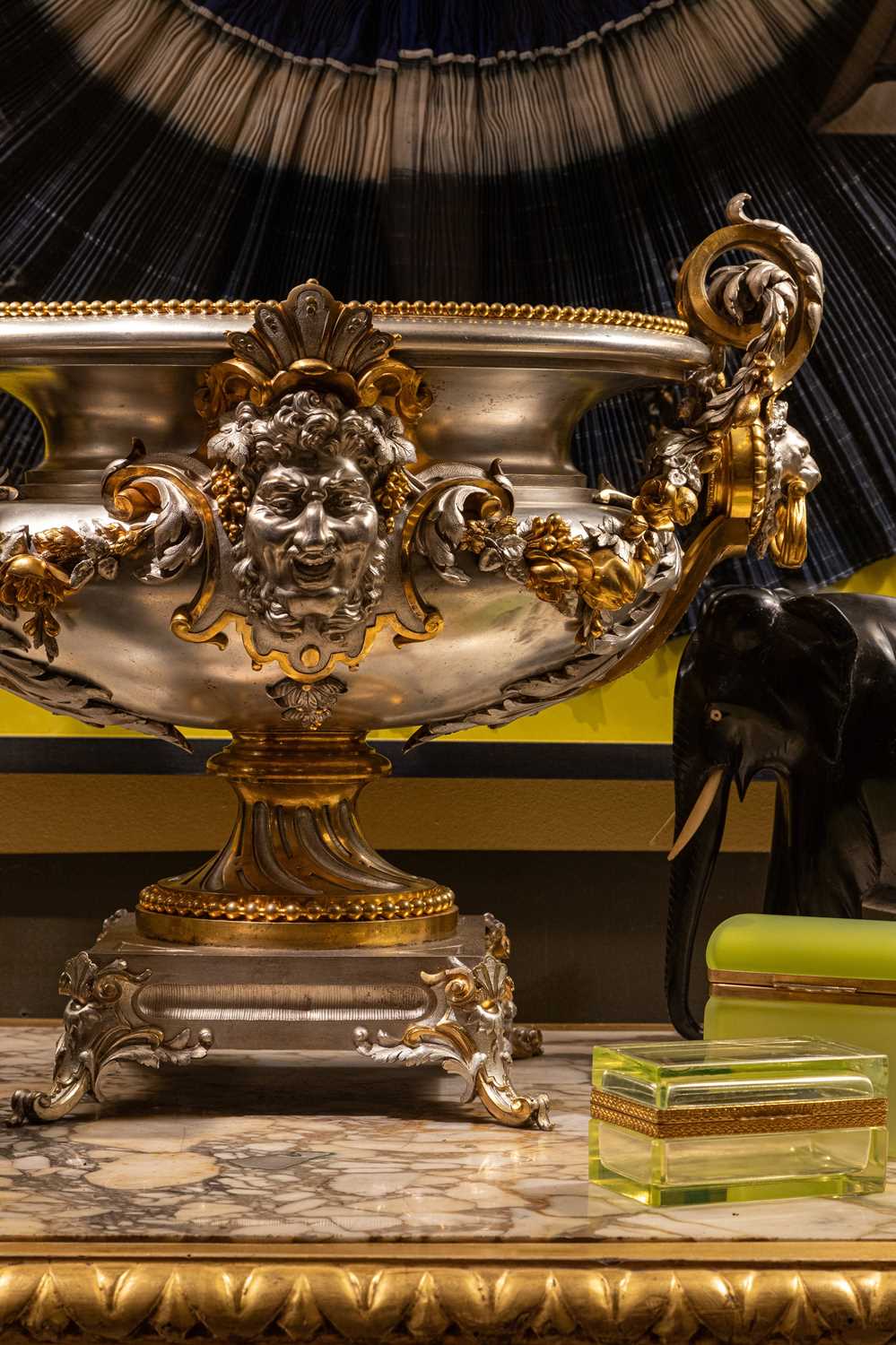 Lot 27 - A baroque-style silvered bronze urn in the manner of Ferdinand Barbedienne