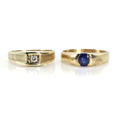 Lot 255 - Two gentlemen's 9ct gold rings