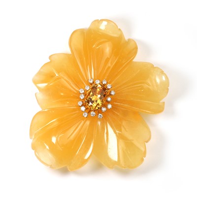 Lot 108 - An 18ct gold citrine, diamond and agate flowerhead brooch