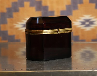 Lot 581 - A Murano glass box