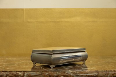 Lot 301 - A George V silver cigarette box