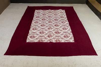 Lot 195 - A printed cotton quilt