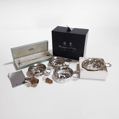 Lot 93 - A collection of wine accessories