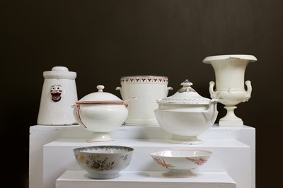 Lot 35 - A collection of creamware and stoneware items
