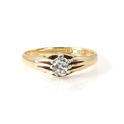 Lot 393 - A diamond single stone ring