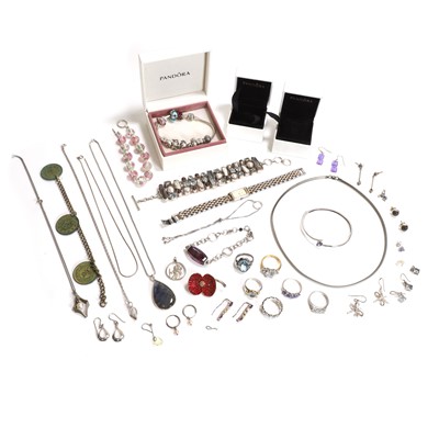 Lot 342 - A group of silver and costume jewellery