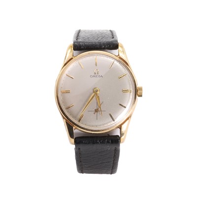 Lot 427 - A gentlemen's 9ct gold Omega mechanical strap watch, c.1961