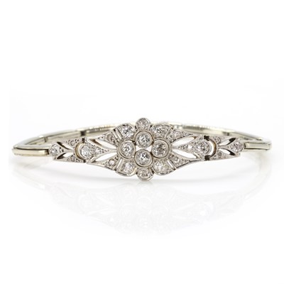 Lot 69 - An early 20th century diamond plaque bracelet