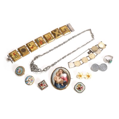 Lot 348 - A group of antique and later costume jewellery