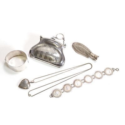 Lot 346 - A group of silver items