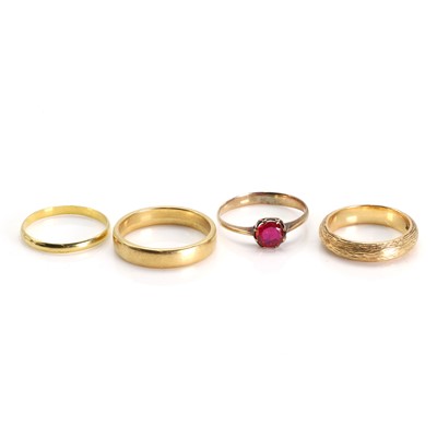 Lot 277 - A group of four rings
