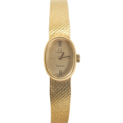 Lot 351 - A ladies' 18ct gold Omega mechanical bracelet watch