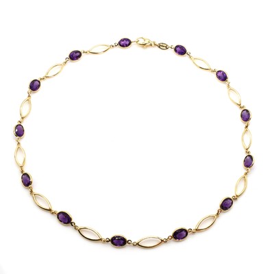 Lot 177 - An 18ct gold amethyst necklace