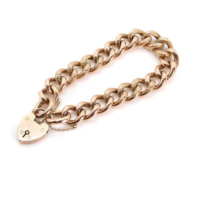 Lot 369 - An Edwardian 9ct gold curb link bracelet