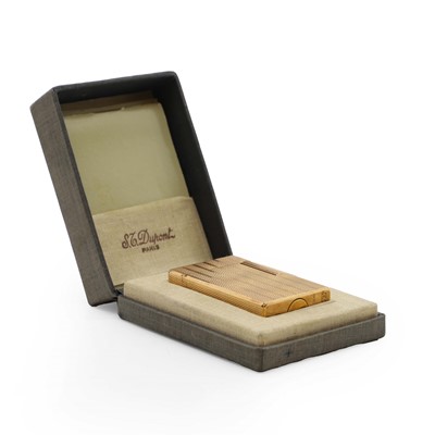 Lot 14 - A DuPont gold plated cigarette lighter
