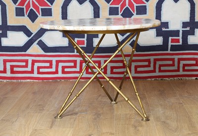 Lot 502 - An agate occasional table