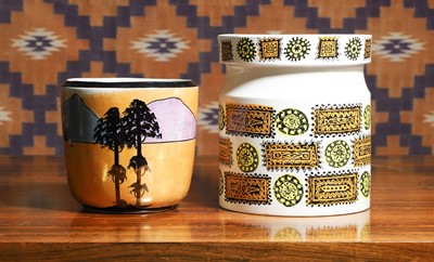 Lot 646 - A Portmerion pottery biscuit barrel and cover