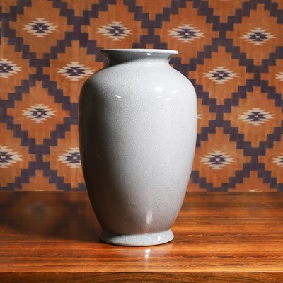 Lot 702 - A Chinese porcelain vase