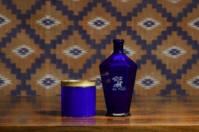 Lot 579 - A Murano glass jar