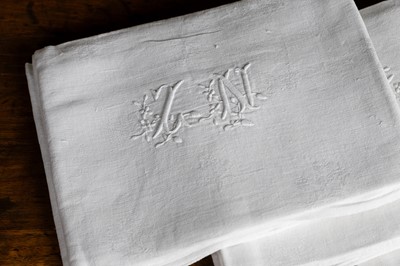 Lot 323 - A set of linen napkins